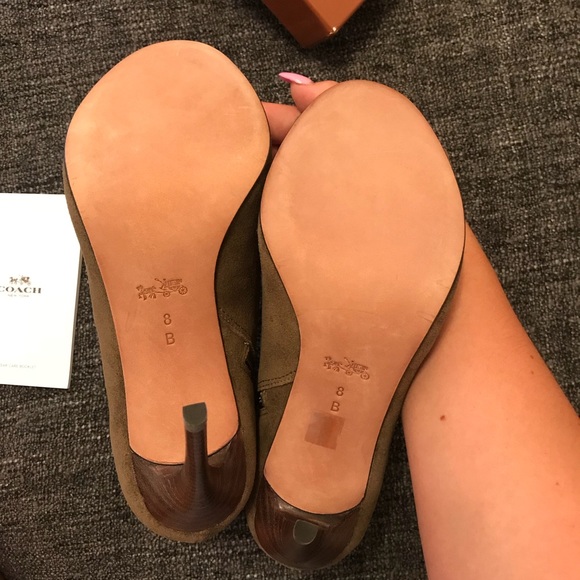 BRAND NEW Hunter Green Coach Peeptoe Heel Booties - Picture 4 of 7